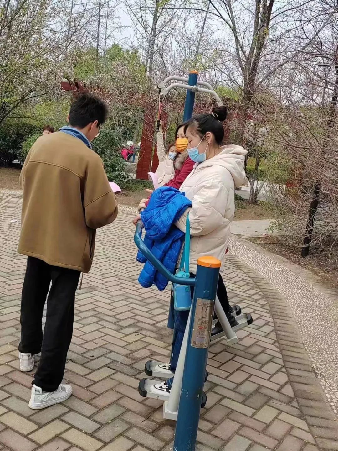 “轩辕湖防溺水宣传”社区实践活动 “轩辕湖防溺水宣传”社区实践活动