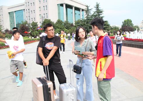 校团委招新111.jpg 校团委招新111.jpg