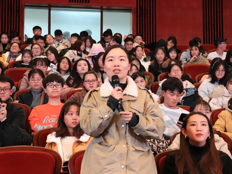 关于.jpg