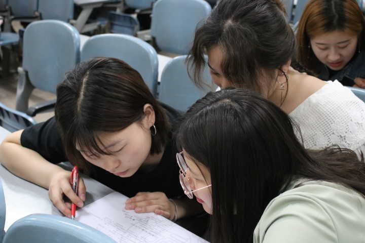 笔试照片2.jpg 笔试照片2.jpg