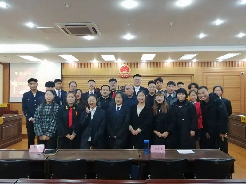 模拟审判活动3.jpg 模拟审判活动3.jpg