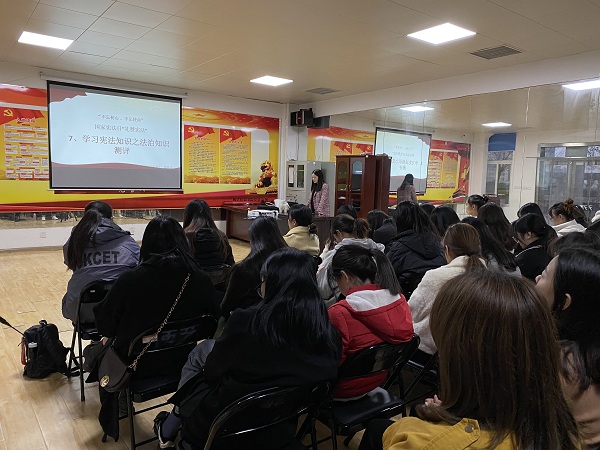 育人导师开班会.jpg