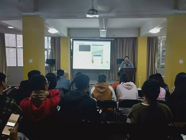 知行住宿书院分团委学生会宣传部展开摄影工作培训2.jpg