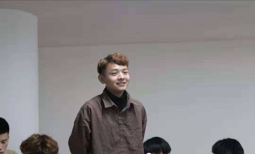 学生提出问题.jpg 学生提出问题.jpg