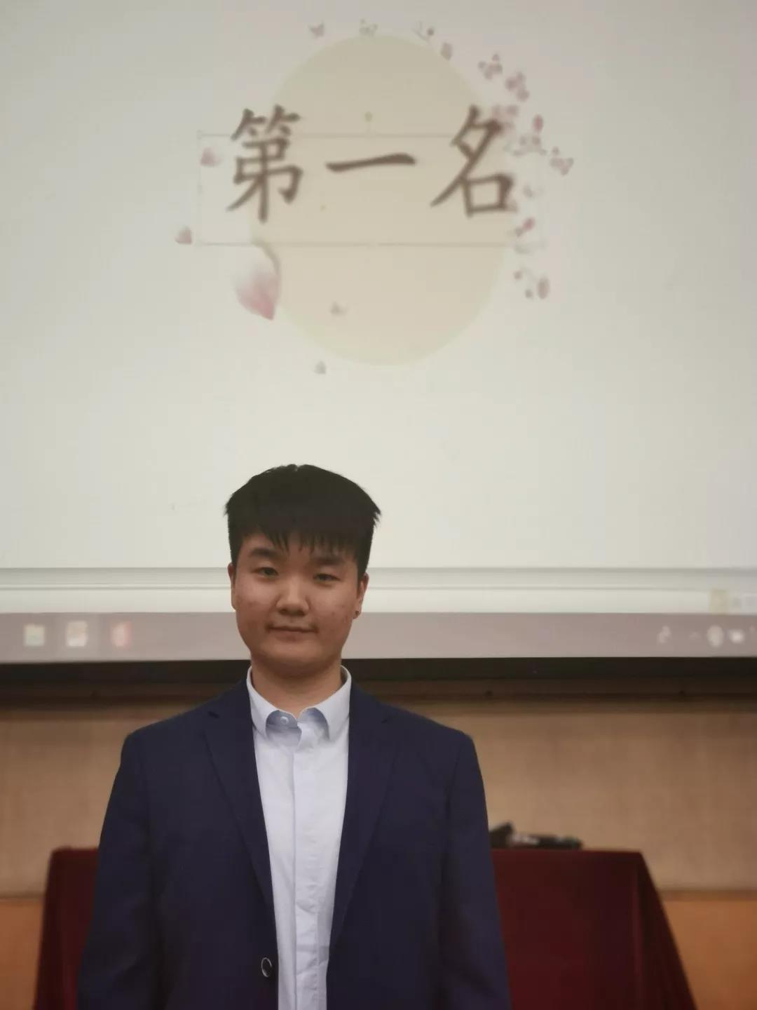 第一名ui说的话据该车型美女.jpg 第一名ui说的话据该车型美女.jpg