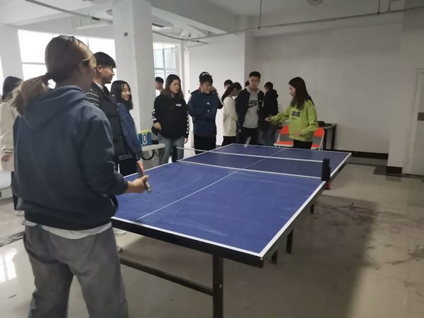 知行住宿书院举办第一届乒乓球锦标赛 (2).jpg 知行住宿书院举办第一届乒乓球锦标赛 (2).jpg