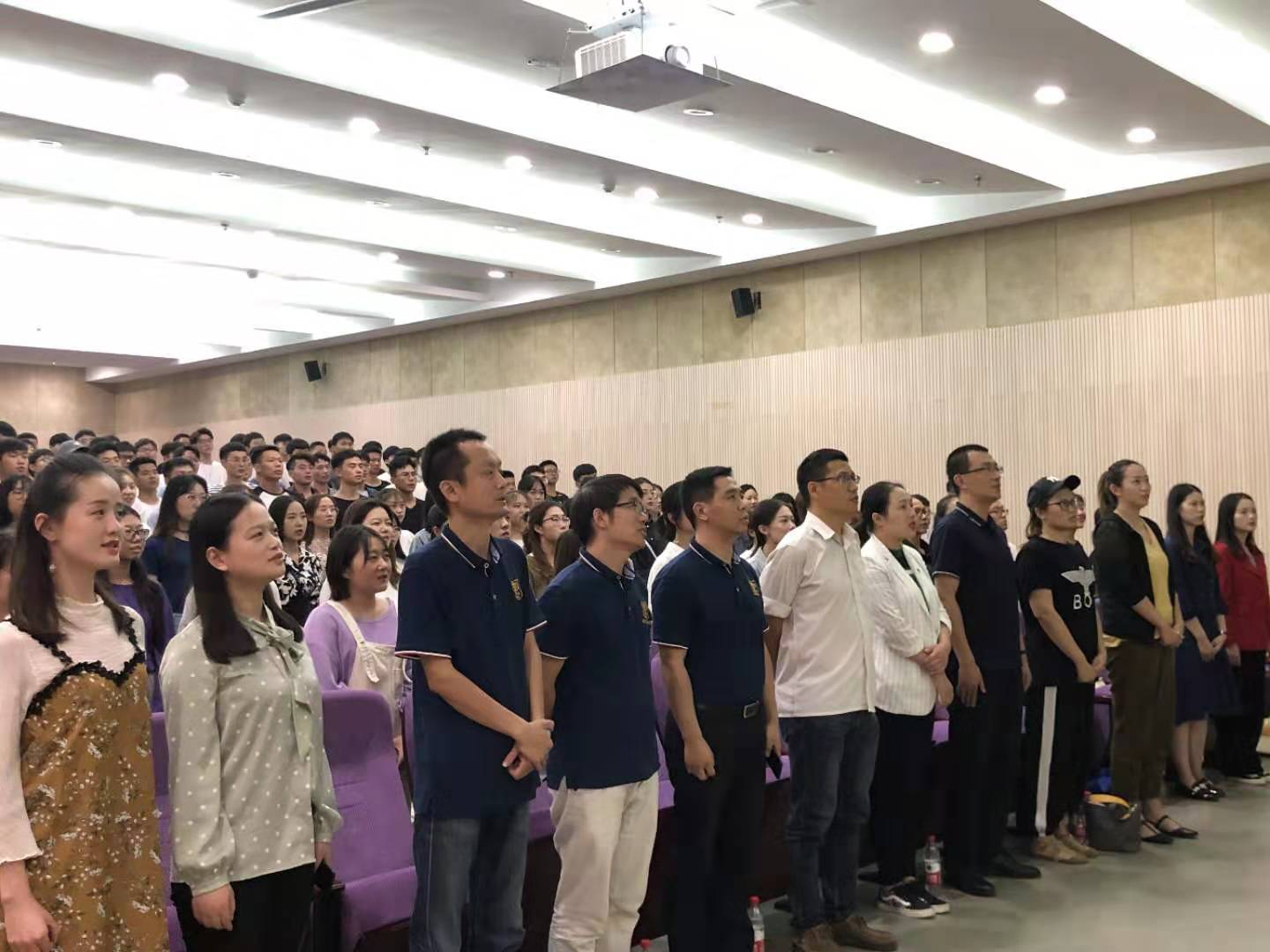 奏唱共青团团歌博艺住宿书院2.jpg 奏唱共青团团歌博艺住宿书院2.jpg