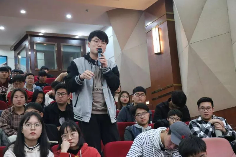 明礼辩论赛2.png 明礼辩论赛2.png