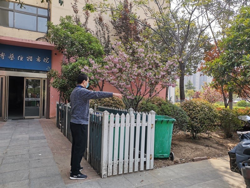 检查卫生死角.jpg
