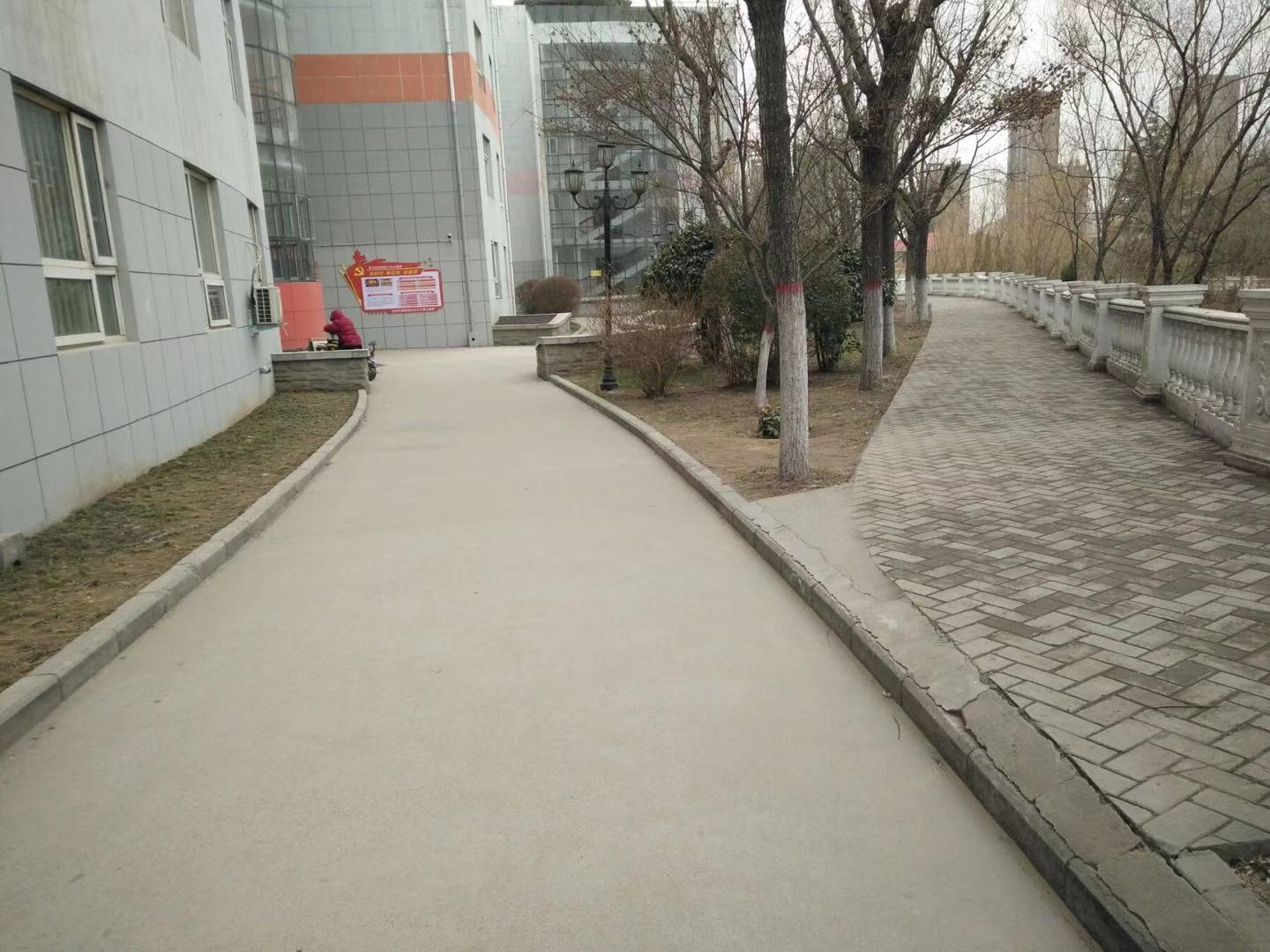 打扫干净的道路.jpg 打扫干净的道路.jpg