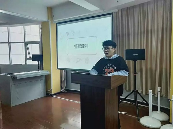 知行住宿书院分团委学生会宣传部展开摄影工作培训3.jpg