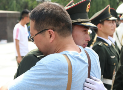 国旗护卫队家长访校检阅仪式5.png 国旗护卫队家长访校检阅仪式5.png