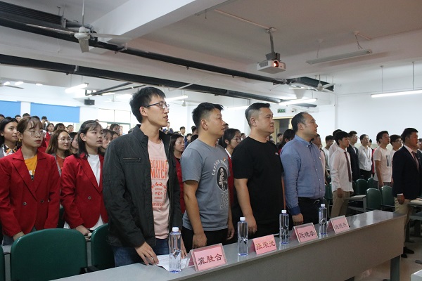 至善团校活动2019唱国歌.jpg 至善团校活动2019唱国歌.jpg