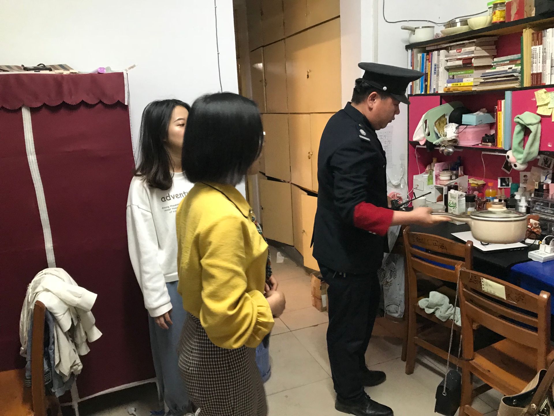 知行宿舍检查2 (2).jpg