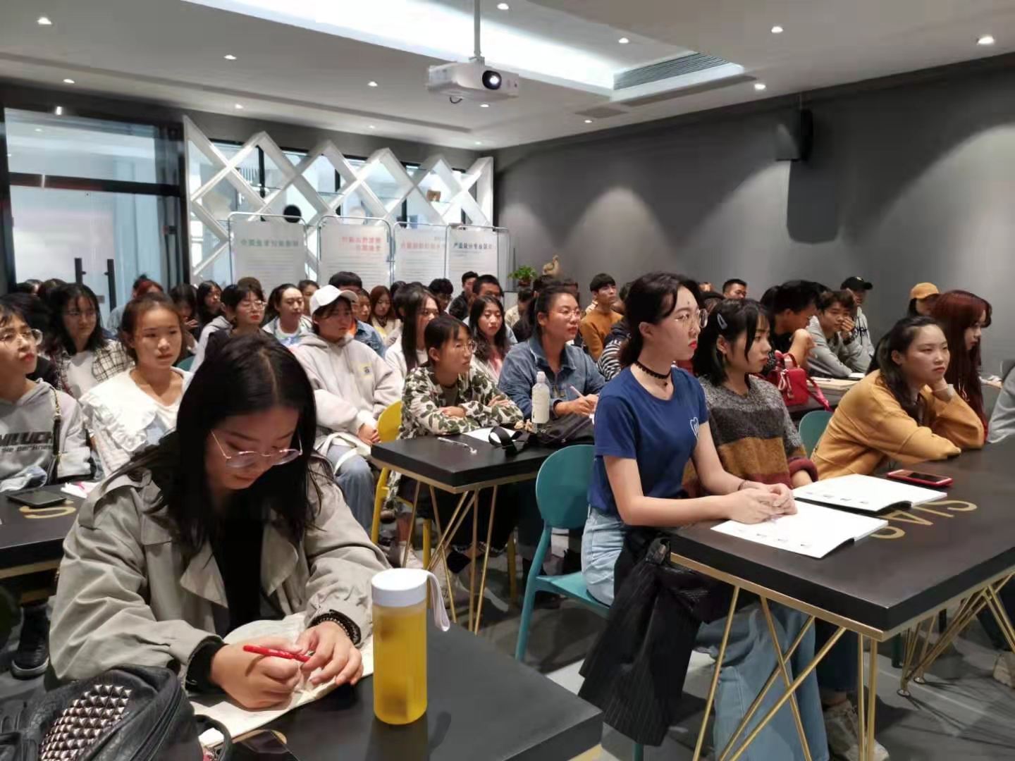 微信图片_20191101083713.jpg 微信图片_20191101083713.jpg