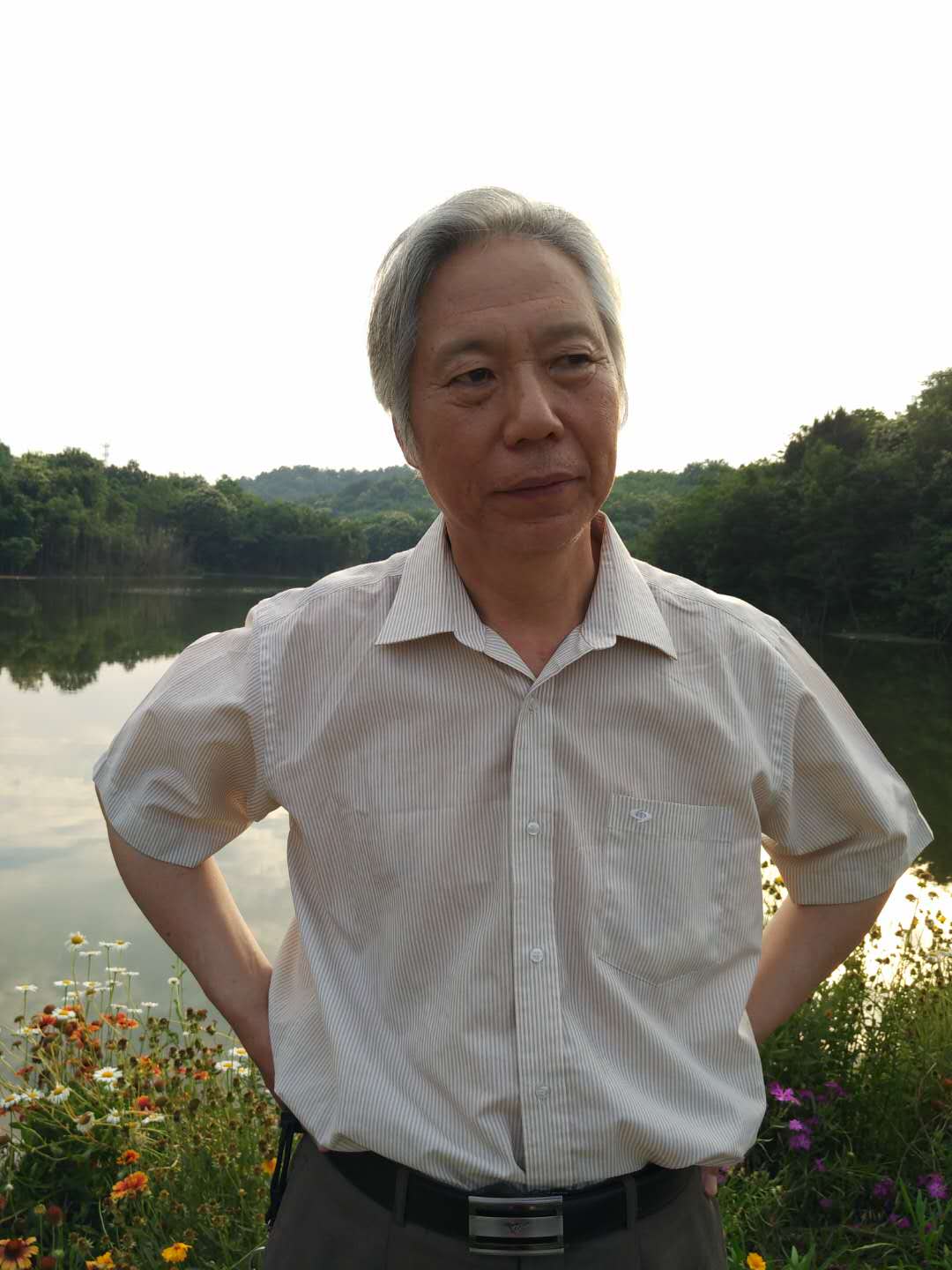 照片.jpg 照片.jpg