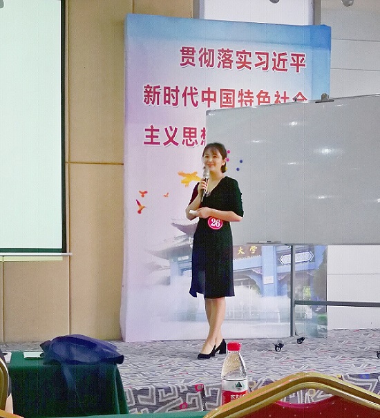 张婧2.jpg 张婧2.jpg