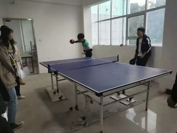知行住宿书院举办第一届乒乓球锦标赛_(2).jpg